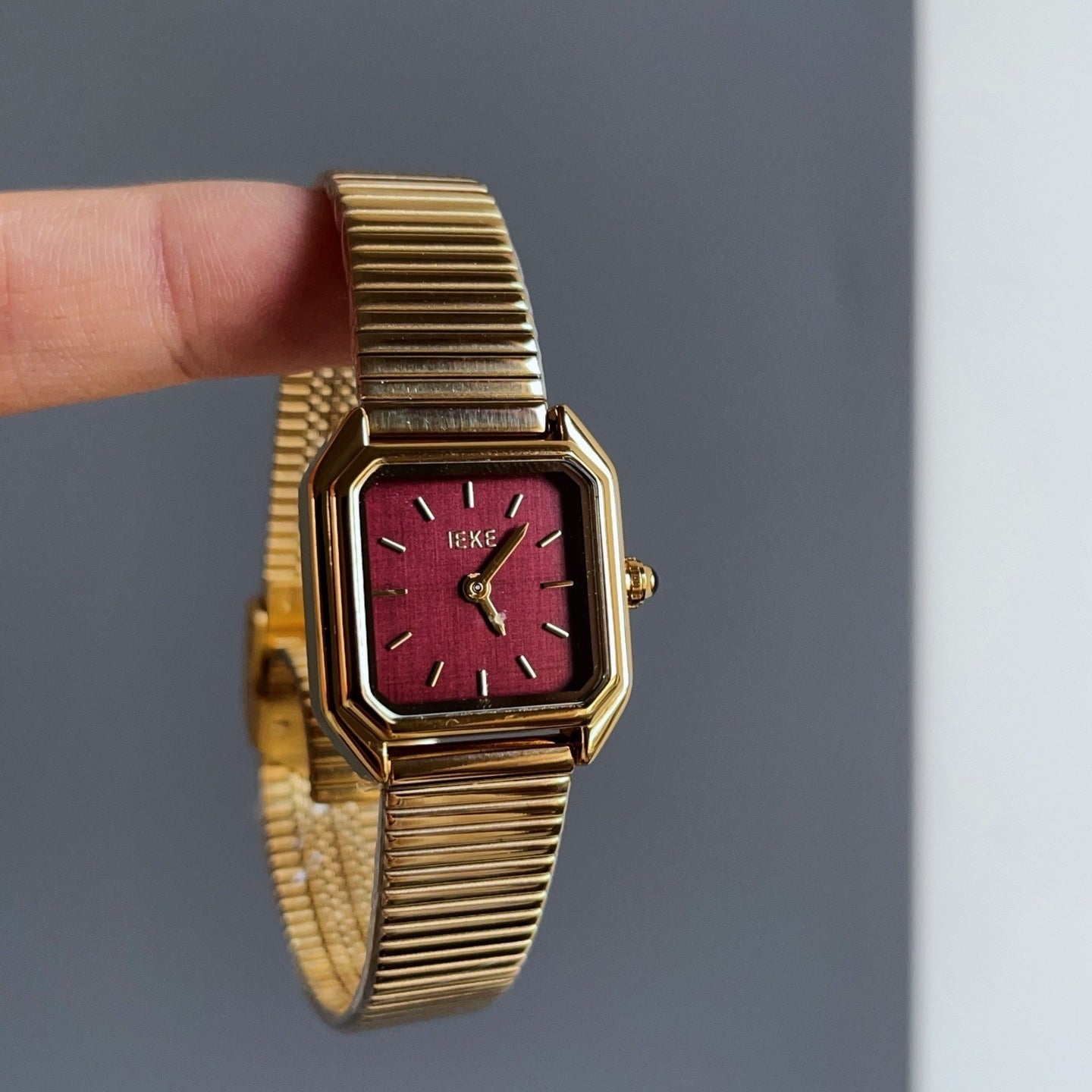 Ankela Red Series Chain Watch For Women